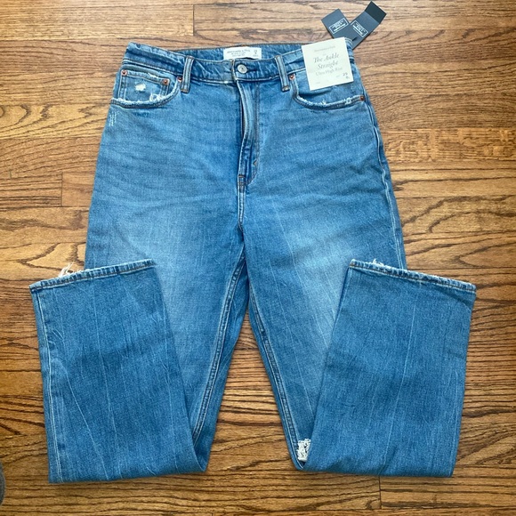 Abercrombie Ultra High Rise Jean - Picture 4 of 6
